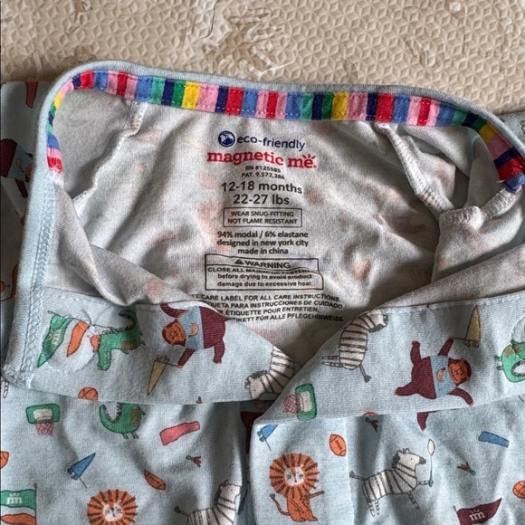 Magnetic Me - Magnetic Convertible Coverall - Picture 2 of 4